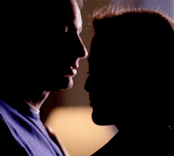 thexfilesgifs:Mulder & Scully + Forehead Kisses