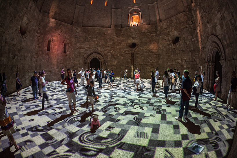 crossconnectmag:  Miguel Chevalier morphs italian castle with kaleidoscopic patterns.