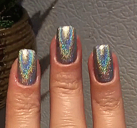 nailpornography:  Holographic
