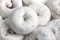 im-horngry:  Powdered Sugar Donuts - As Requested!