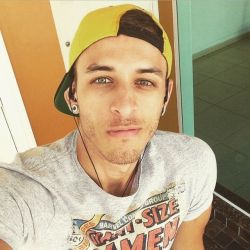 colungafrank:  21 yo English Escort