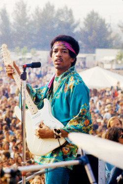  Jimi Hendrix on stage at the Newport Pop