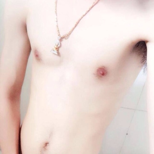 makara69: Cambodian guy with his lovely dick.