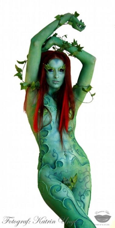 icachondeo:  Eros body paint cosplay