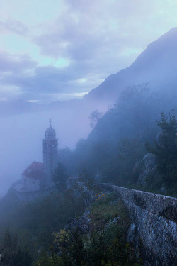 ponderation:  The bay under the fog by Moreno