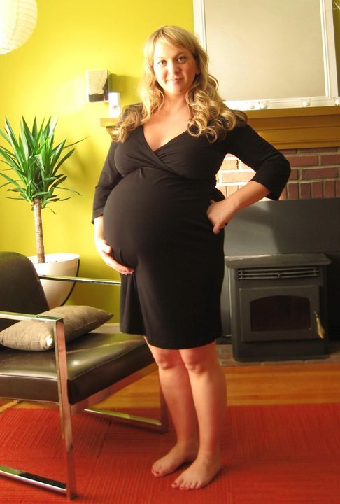 sexypregnancy:You really need to get your preggo chick in some of the best nursing