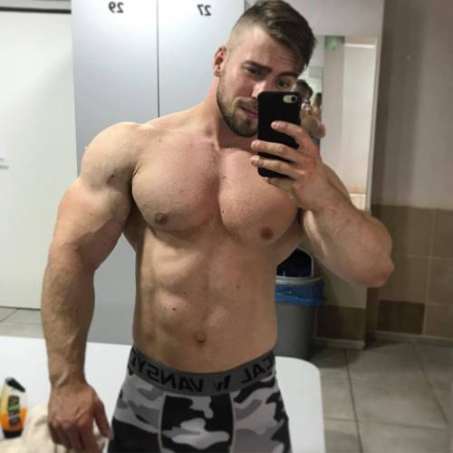 athleticbrutality:juicebrah