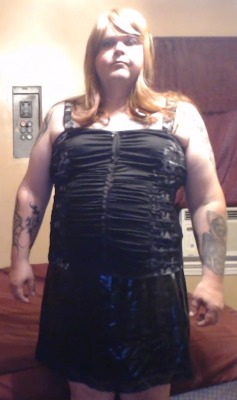 yourlilsissybitch:  a new outfit. the skirt is a bit too big though. gotta find some safety pins! lol :)the first 4 are the skirt where it should be on my waist. a little longer than I expected, but I think that also has to do with the fact that the waist