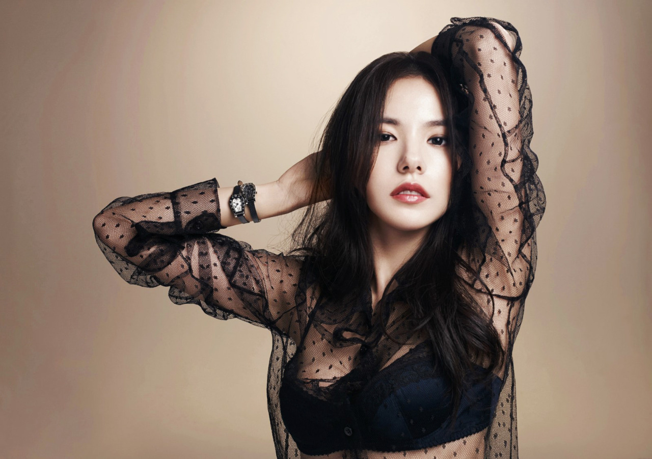 Min Hyo Rin for Aigner Watch.
