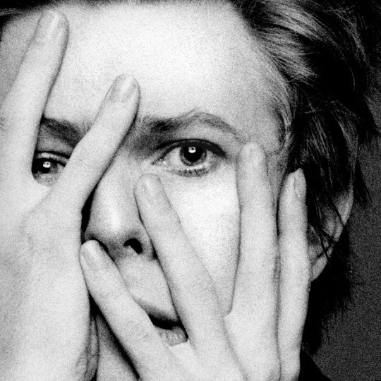 oliviasjaw: just for one day.  outtake from bowie’s “heroes” cover photoshoot,
