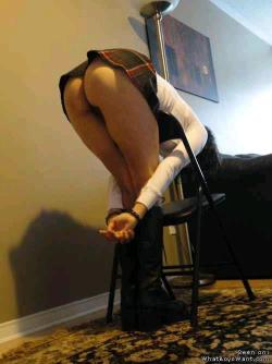 humiliateddarling:  submityourselff:  Contort and fuck me    Bonus points if you make me fall over