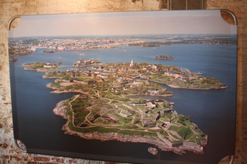 at Suomenlinnamuseo, HelsinkiIn 1808 the Russians came to Suomenlinna. The besieged commander of the