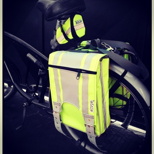 katdisenoconfeccion: Fluor!! #alforja #fluor #bags #bike #bolso #bicycle #bikebag #bicicleta #saddle