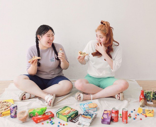 chinesefashionlovers: Yeom Yoon Hye (22) and Bae Kyo Hyun (23) want to show Korea