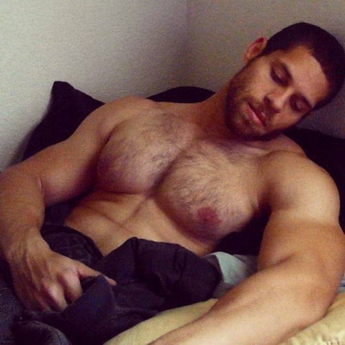 hyper-masculine:  HYPER-MASCULINE ♂► http://hyper-masculine.tumblr.com/ ◄