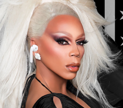 theshitneyspears:  RuPaul omg call the lifeguard