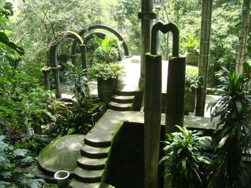 wilwheaton: beneath-the-lime-tree: shinypixiedust: Deep within the rainforests of Mexico, seven h