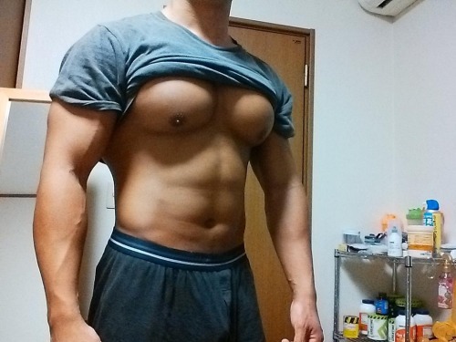 musclecrushes: mouth-watering…