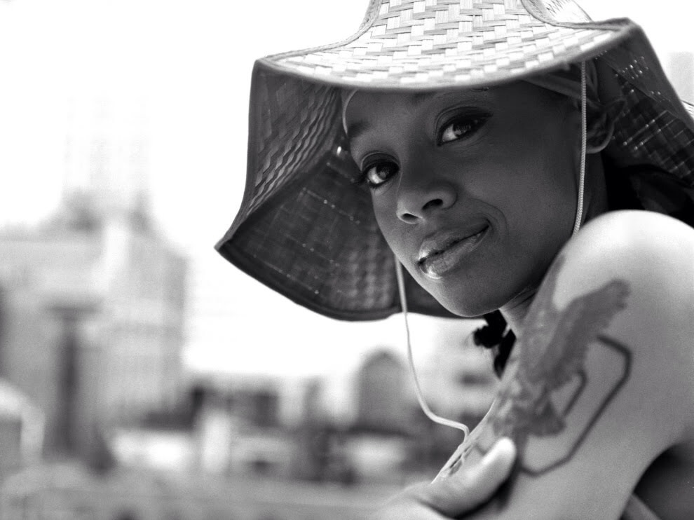 cooolasssluusshhh:  sup—puta:  Lisa Nicole Lopes  May 27th, 1971 - April 25th,