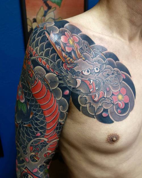 redbunnytattoo-horifuki: #tattoo#irezumi#刺青#タトゥー#dragon#sakura#redbunnytattoo#horifuki#kichijyoji#吉祥