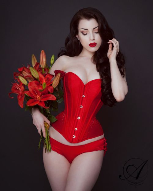 avacorsetry:  ‘Scarlett’, silk and swarovski. Perfectly complimented with festive blooms and worn by the stunning threnodyinvelvet. Photography & MUA Iberian Black Arts. **Please do not remove credits** - Ava Corsetry x 