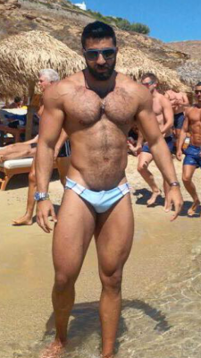 stratisxx:This hot Greek daddy was sporting