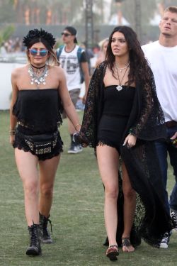 wallflo-er:  Check the looks Kylie and Kendall wore at coachella: ♥ Kylie ♥ top shorts sunglasses accessories ♥ Kendall ♥ top shorts kimono accessories 