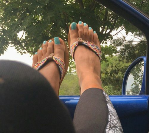 ebonytoesandfeetblk: If she know better put them toes up before a random mouth be on em