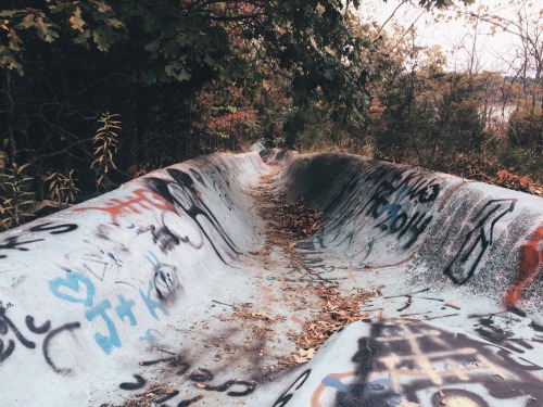 derelictionaddiction:  Abandoned waterpark.