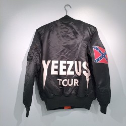 Yaxeniownsthis:  Theedevilsprada:  Http://Theedevilsprada.tumblr.com/  Click Here