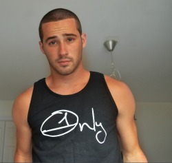 jsantagato:  onlyoneclothing.com 