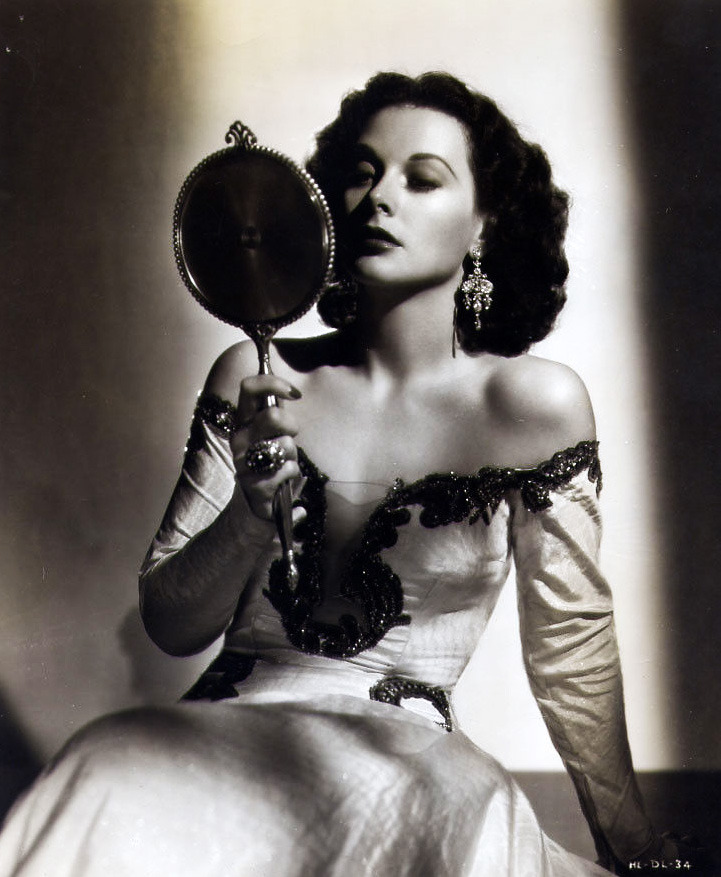 thehappysorceress:
“ Hedy Lamarr - 1946
”