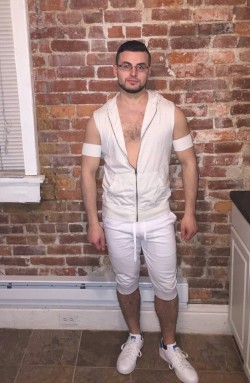 sketchyraviel:  Got my Consummate white party