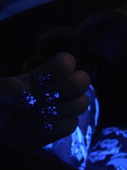 My Nails &Amp;Amp; Minnie Mouse Leggings Glowing In The Dark On The Little Mermaid