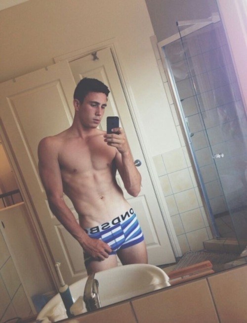 dirtygay:  ××× dirtygay.tumblr.com/submit!