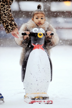 celebritiesofcolor:  North West ice skating in NYC 