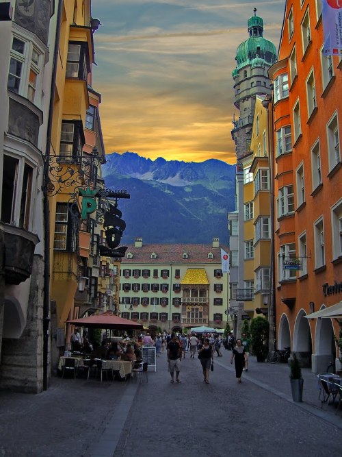 Golden sunset, Innsbruck / Austria (by RM-Photography).