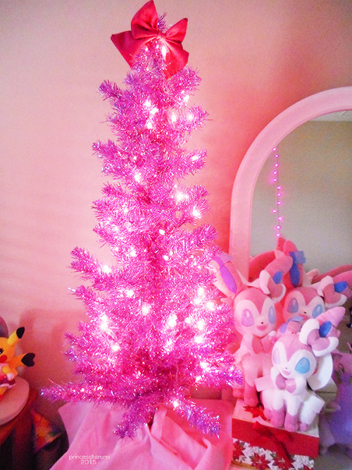 My newly cleaned and decorated room, all spruced up for the holidays ~