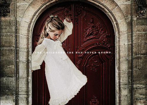facinaoris:All Daenerys wanted back was the big house with the red door, the lemon tree outside her 