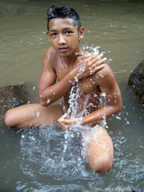philipa1: Wow!!! Beautiful Asian Boy ❤ ❤❤❤