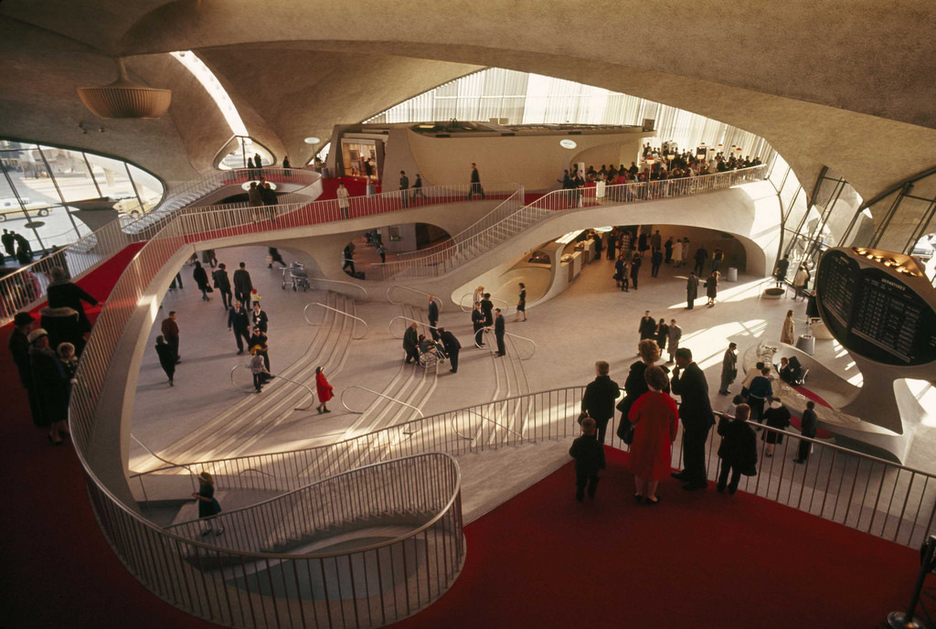 wehadfacesthen:  divanjaponais:  TWA Flight Center, JFK International Airport, 1964