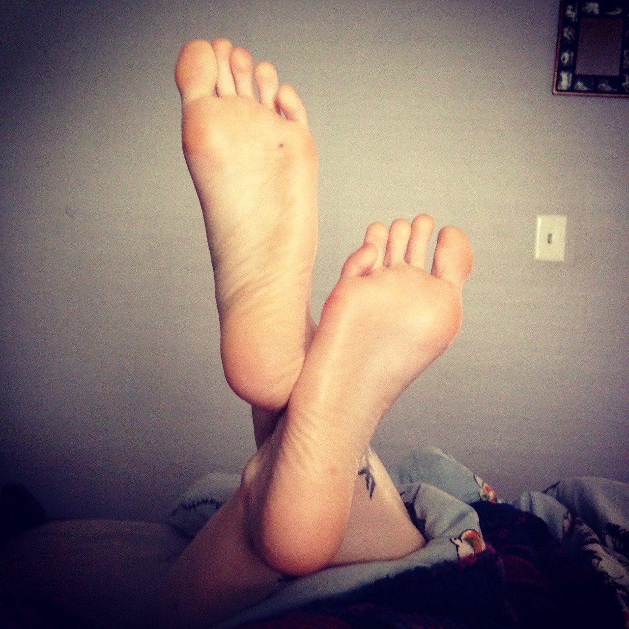 l3ahsfeet:Scrunch, unscrunch
