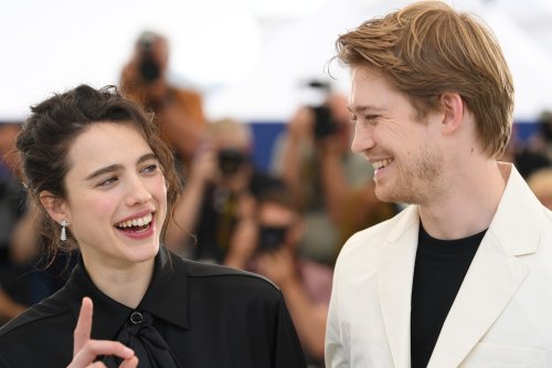 to-need-somebody:Joe Alwyn, Claire Denis, and Margaret Qualley at the Stars at Noon photo call.