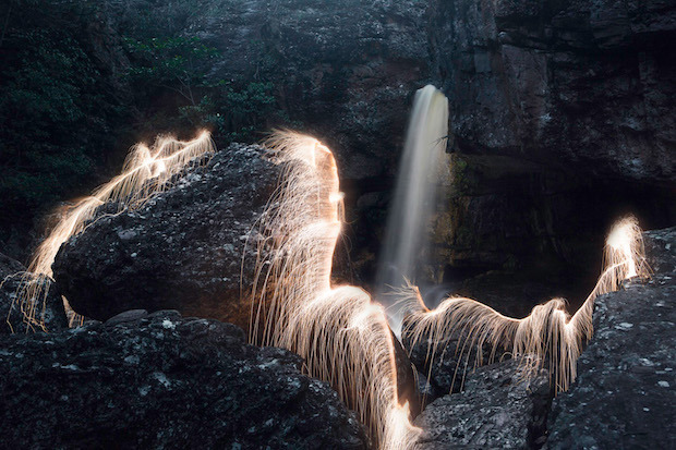 archatlas:  Impermanent Sculptures Vitor Schietti’s paints with light in the Brazilian