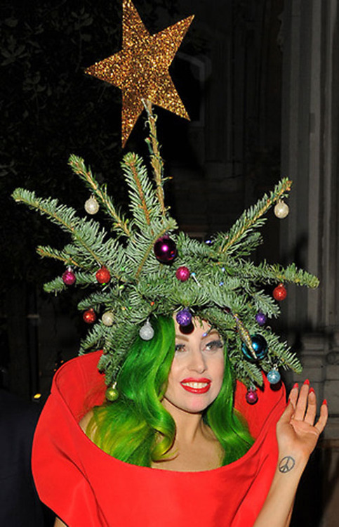 highdie:  &ldquo;the only place u wanna be is underneath my christmas tree&rdquo;
