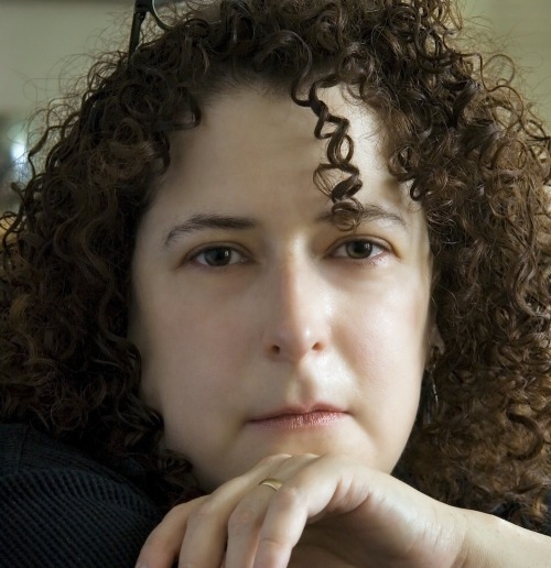 theparisreview:  “For obit writers, the whole world is necessarily divided into the dead and the pre-dead. That’s all there is.” An interview with New York Times writer Margalit Fox on the art of obituary.