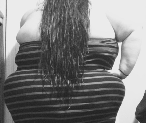 210scoop:  suchafatash:  Full on mermaid hair.  Can I spank that ass