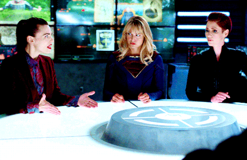 cwsupergirlgifs: I guess we’re all in this together.