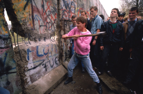 nevver:Break on through, 25th anniversary of the fall of the Berlin Wall