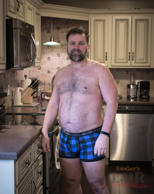howlerslair:Tummy Tuesday cooking me some breakfast in my @bearskn underwear @howlerslair is my new 